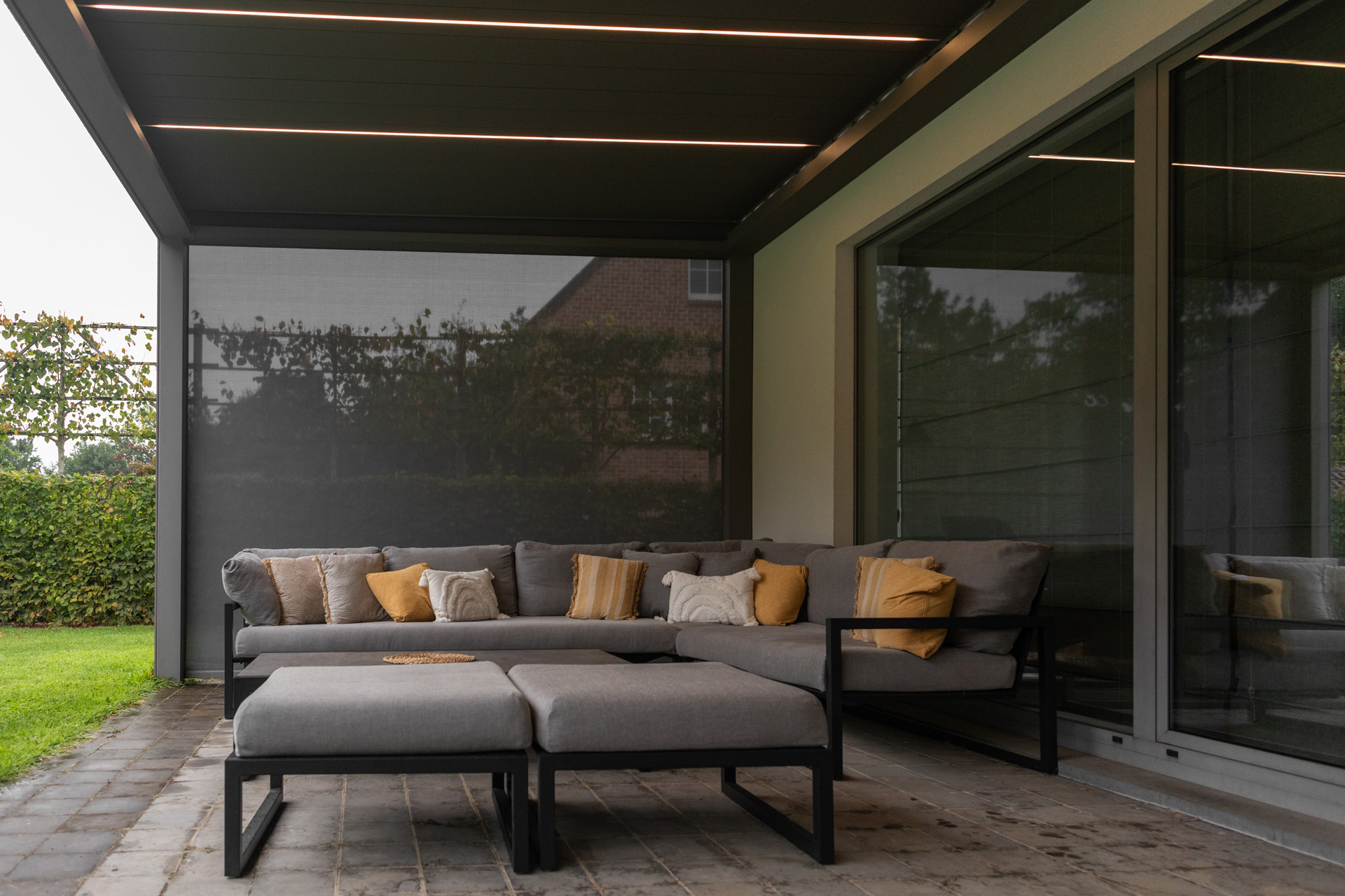 Pergola mit LED-Beleuchtung